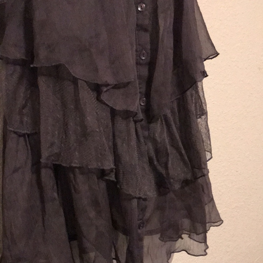 Adorable flowy top - Picture 6 of 7